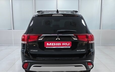 Mitsubishi Outlander III рестайлинг 3, 2019 год, 2 155 000 рублей, 4 фотография