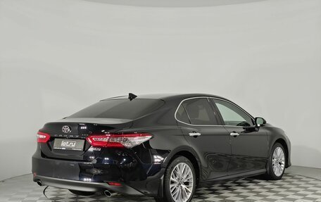 Toyota Camry, 2018 год, 3 195 000 рублей, 5 фотография