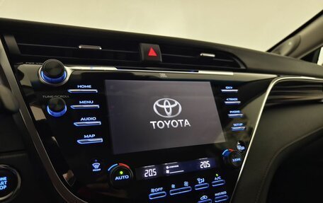 Toyota Camry, 2018 год, 3 195 000 рублей, 15 фотография