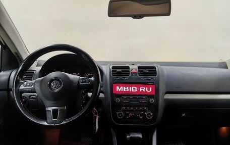 Volkswagen Jetta VI, 2010 год, 668 000 рублей, 12 фотография