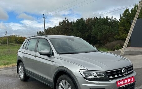 Volkswagen Tiguan II, 2020 год, 2 800 000 рублей, 3 фотография