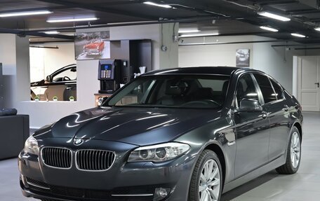 BMW 5 серия, 2011 год, 2 100 000 рублей, 2 фотография