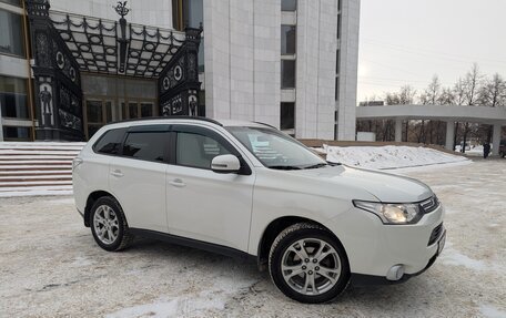 Mitsubishi Outlander III рестайлинг 3, 2013 год, 1 670 000 рублей, 4 фотография