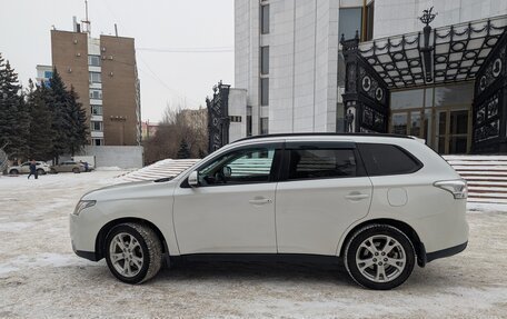 Mitsubishi Outlander III рестайлинг 3, 2013 год, 1 670 000 рублей, 6 фотография