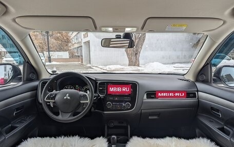 Mitsubishi Outlander III рестайлинг 3, 2013 год, 1 670 000 рублей, 19 фотография