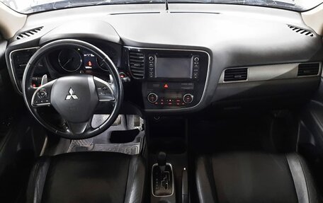 Mitsubishi Outlander III рестайлинг 3, 2012 год, 1 499 000 рублей, 9 фотография