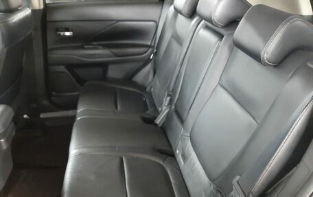 Mitsubishi Outlander III рестайлинг 3, 2012 год, 1 499 000 рублей, 19 фотография