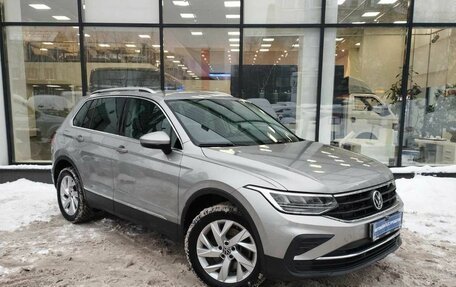 Volkswagen Tiguan II, 2021 год, 3 872 000 рублей, 3 фотография