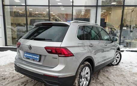 Volkswagen Tiguan II, 2021 год, 3 872 000 рублей, 8 фотография