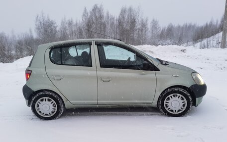 Toyota Yaris I рестайлинг, 2002 год, 380 000 рублей, 17 фотография