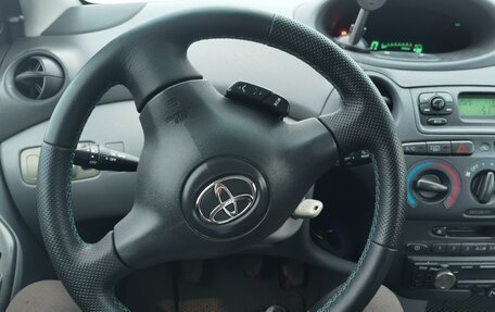 Toyota Yaris I рестайлинг, 2002 год, 380 000 рублей, 23 фотография