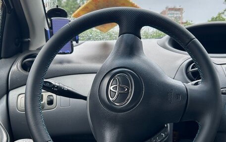 Toyota Yaris I рестайлинг, 2002 год, 380 000 рублей, 31 фотография