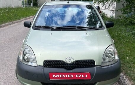 Toyota Yaris I рестайлинг, 2002 год, 380 000 рублей, 28 фотография