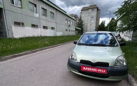 Toyota Yaris I рестайлинг, 2002 год, 380 000 рублей, 29 фотография