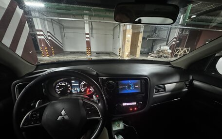 Mitsubishi Outlander III рестайлинг 3, 2013 год, 1 600 000 рублей, 2 фотография