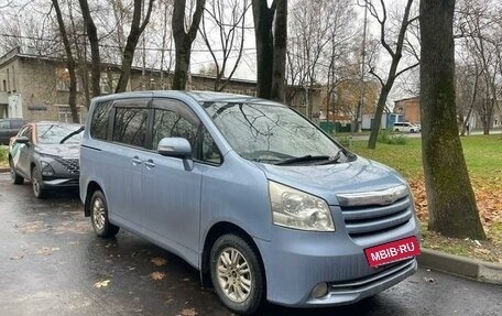 Toyota Noah III, 2008 год, 1 450 000 рублей, 2 фотография