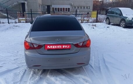 Hyundai Sonata VI, 2010 год, 990 000 рублей, 4 фотография