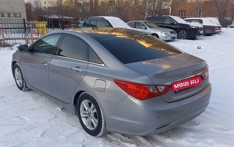 Hyundai Sonata VI, 2010 год, 990 000 рублей, 3 фотография