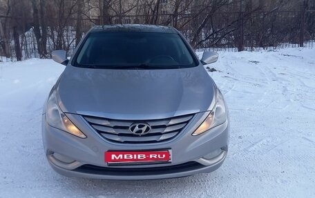 Hyundai Sonata VI, 2010 год, 990 000 рублей, 8 фотография