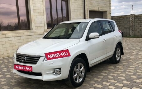 Toyota RAV4, 2011 год, 1 600 000 рублей, 2 фотография