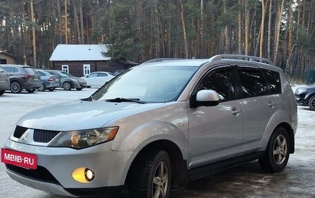 Mitsubishi Outlander III рестайлинг 3, 2008 год, 1 470 000 рублей, 2 фотография