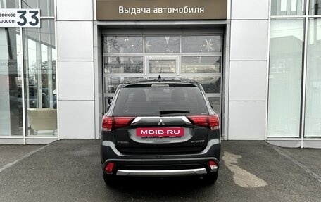 Mitsubishi Outlander III рестайлинг 3, 2017 год, 1 930 000 рублей, 6 фотография