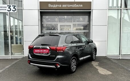 Mitsubishi Outlander III рестайлинг 3, 2017 год, 1 930 000 рублей, 5 фотография