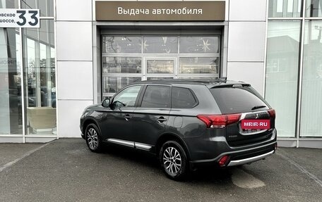 Mitsubishi Outlander III рестайлинг 3, 2017 год, 1 930 000 рублей, 7 фотография