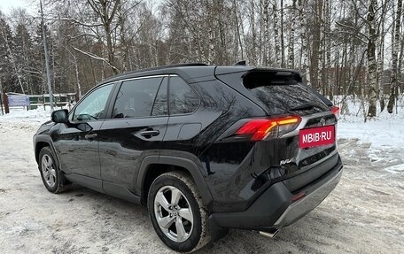 Toyota RAV4, 2021 год, 3 450 000 рублей, 4 фотография