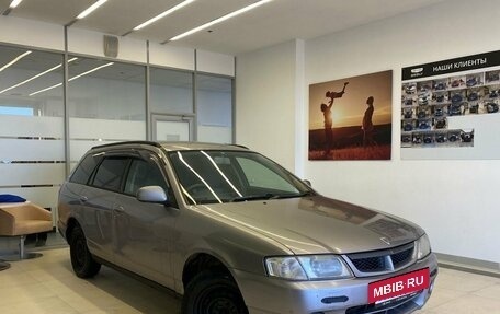 Nissan Wingroad III, 2001 год, 340 000 рублей, 3 фотография