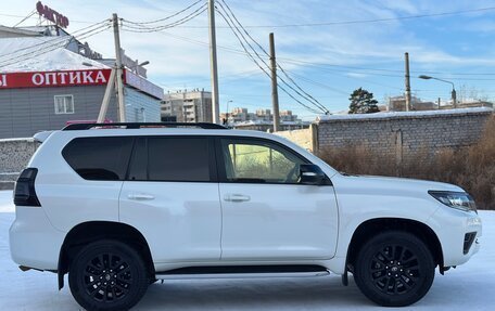 Toyota Land Cruiser Prado 150 рестайлинг 2, 2021 год, 7 900 000 рублей, 6 фотография