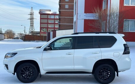 Toyota Land Cruiser Prado 150 рестайлинг 2, 2021 год, 7 900 000 рублей, 5 фотография