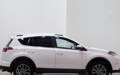 Toyota RAV4, 2018 год, 3 220 000 рублей, 4 фотография