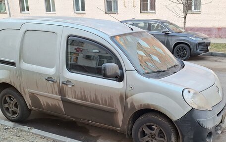 Renault Kangoo II рестайлинг, 2011 год, 700 000 рублей, 4 фотография