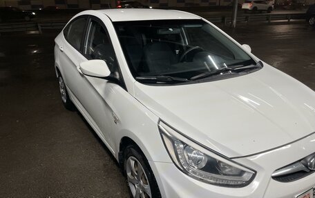 Hyundai Solaris II рестайлинг, 2013 год, 950 000 рублей, 4 фотография