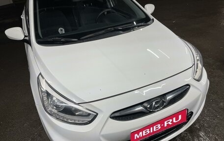 Hyundai Solaris II рестайлинг, 2013 год, 950 000 рублей, 3 фотография