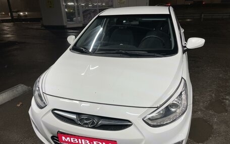 Hyundai Solaris II рестайлинг, 2013 год, 950 000 рублей, 2 фотография