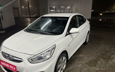 Hyundai Solaris II рестайлинг, 2013 год, 950 000 рублей, 6 фотография