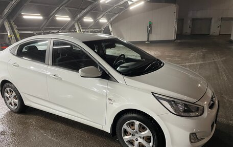 Hyundai Solaris II рестайлинг, 2013 год, 950 000 рублей, 13 фотография