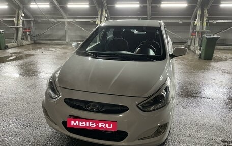 Hyundai Solaris II рестайлинг, 2013 год, 950 000 рублей, 11 фотография