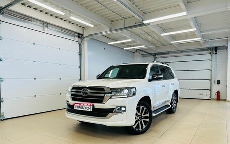 Toyota Land Cruiser 200, 2020 год, 9 899 000 рублей, 1 фотография