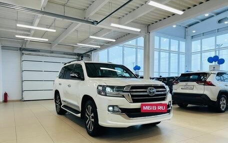 Toyota Land Cruiser 200, 2020 год, 9 899 000 рублей, 8 фотография