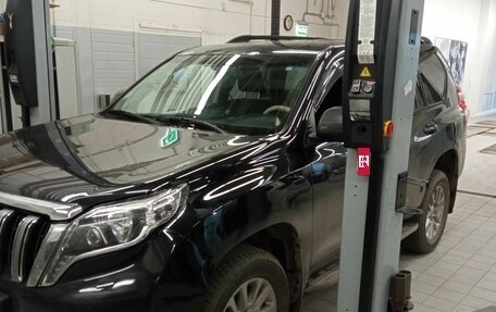 Toyota Land Cruiser Prado 150 рестайлинг 2, 2016 год, 3 450 000 рублей, 1 фотография