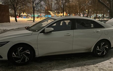 Hyundai Elantra, 2023 год, 2 100 000 рублей, 1 фотография