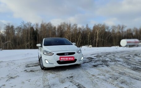 Hyundai Solaris II рестайлинг, 2012 год, 890 000 рублей, 1 фотография