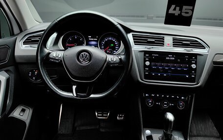 Volkswagen Tiguan II, 2018 год, 2 900 000 рублей, 21 фотография