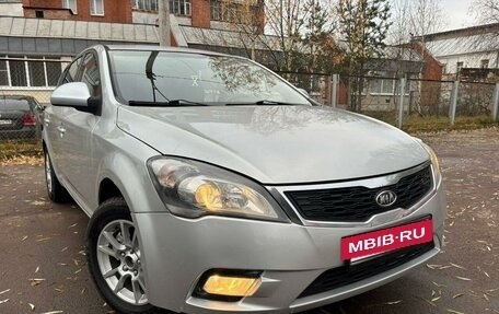 KIA cee'd I рестайлинг, 2011 год, 700 000 рублей, 2 фотография