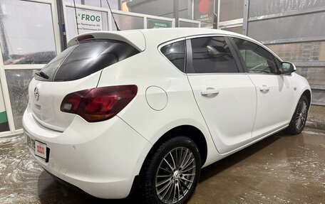 Opel Astra J, 2011 год, 890 000 рублей, 3 фотография