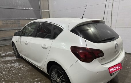 Opel Astra J, 2011 год, 890 000 рублей, 5 фотография