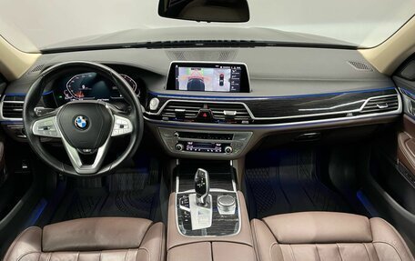 BMW 7 серия, 2019 год, 6 800 000 рублей, 15 фотография